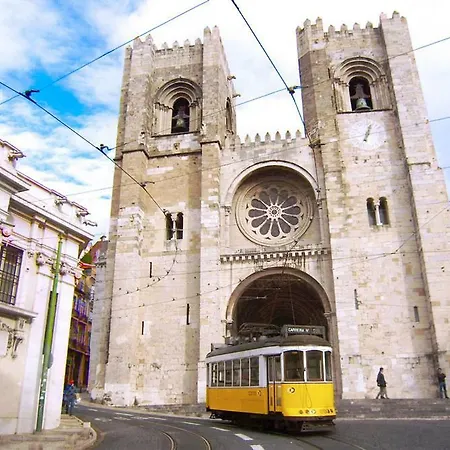 Brand New And Cozy Alfama Experience Лиссабон